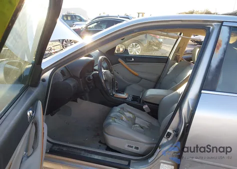 2005 Infiniti G35 from USA, damaged, VIN JNKCV51E25M215240